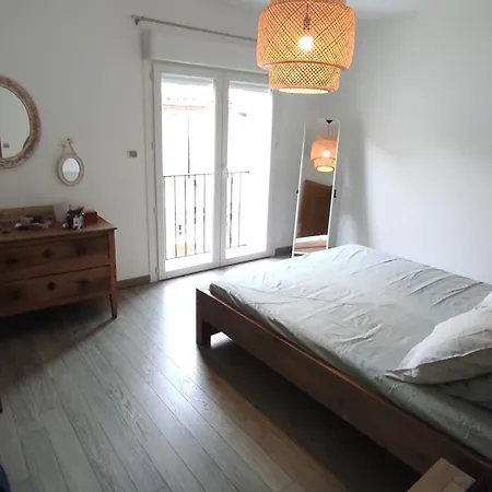 Maison De Village Avec Sa Charmante Petite Cour Interieure *