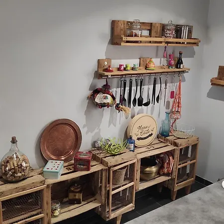 Maison De Village Avec Sa Charmante Petite Cour Interieure