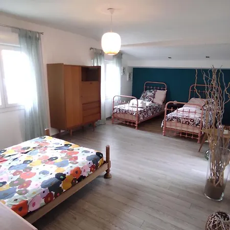 Сasa de vacaciones Maison De Village Avec Sa Charmante Petite Cour Interieure Fleury (Aude)