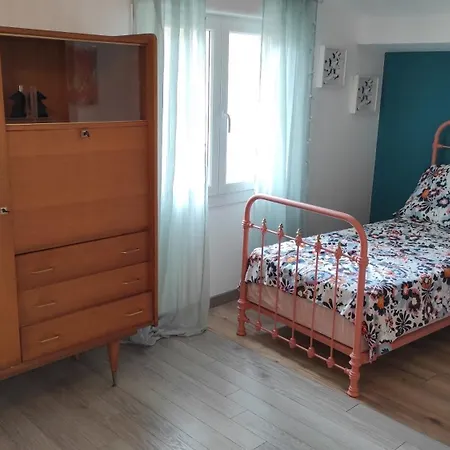 Maison De Village Avec Sa Charmante Petite Cour Interieure * Fleury