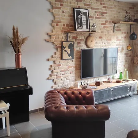 Сasa de vacaciones Maison De Village Avec Sa Charmante Petite Cour Interieure
